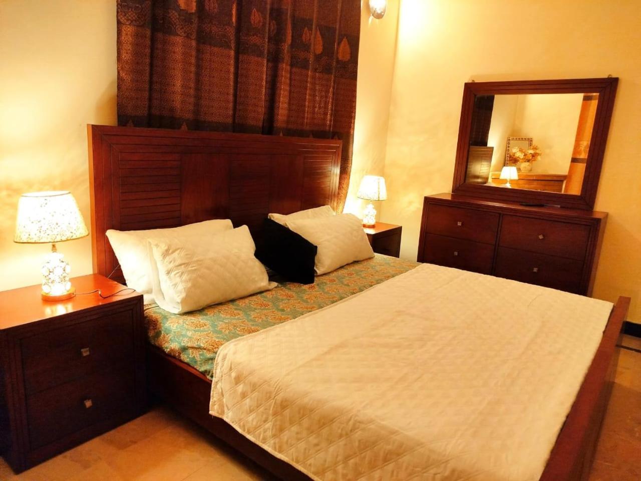 Hotel Royal Residential à Islamabad Extérieur photo
